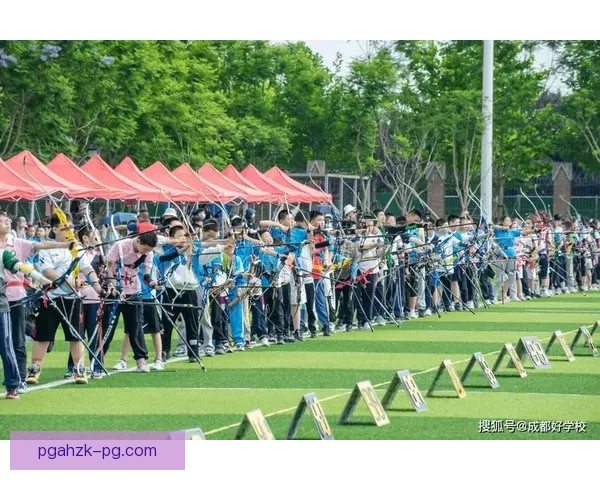 射箭锦标赛：瞄准靶心，挥洒弓弦