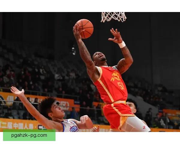 打响历史性一战！篮球巨星们的激情对决将掀起全新篮球杯赛篇章